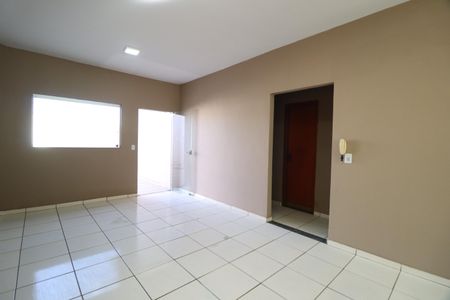 Sala de casa para alugar com 3 quartos, 200m² em Jardim das Palmeiras, Uberlândia