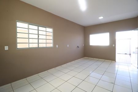 Casa para alugar com 3 quartos, 200m² em Jardim das Palmeiras, Uberlândia