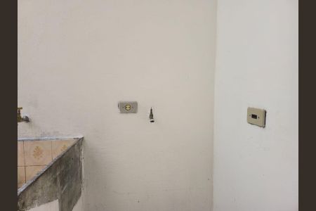 Casa para alugar com 30m², 1 quarto e 1 vagaÁrea de Serviço