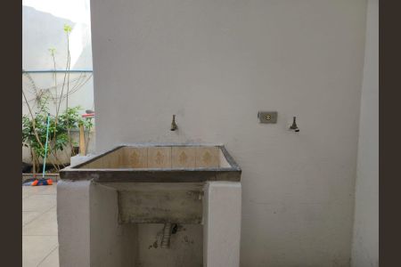 Casa para alugar com 30m², 1 quarto e 1 vagaÁrea de Serviço