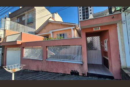 Fachada de casa à venda com 3 quartos, 400m² em Vila Valparaíso, Santo André