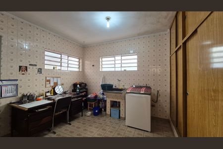 Área de serviço de casa à venda com 3 quartos, 400m² em Vila Valparaíso, Santo André