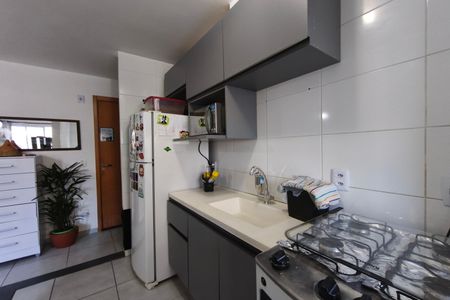 Cozinha de apartamento à venda com 2 quartos, 45m² em Vila São Bernardo, Campinas