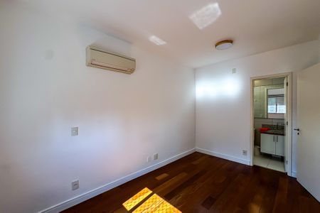 Apartamento para alugar com 68m², 2 quartos e 2 vagas Apartamento para alugar com 68m², 2 quartos e 2 vagasSuíte