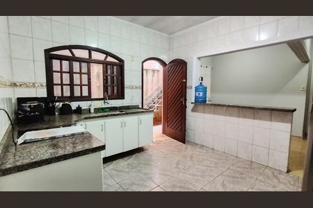 Casa para alugar com 120m², 4 quartos e 2 vagas Casa para alugar com 120m², 4 quartos e 2 vagasCozinha