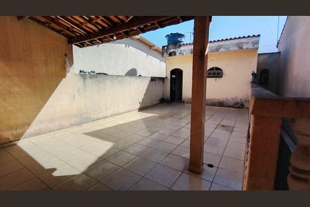 Casa para alugar com 120m², 4 quartos e 2 vagas Casa para alugar com 120m², 4 quartos e 2 vagasQuintal