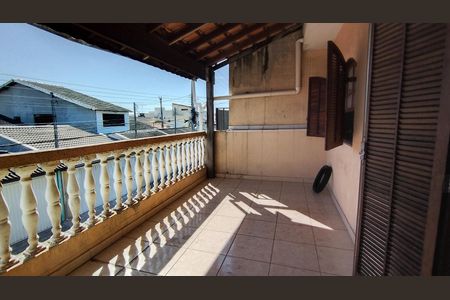 Varanda  de casa para alugar com 4 quartos, 120m² em Caxangá, Suzano