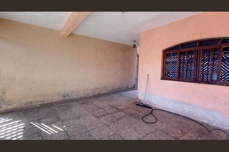Quintal  de casa para alugar com 4 quartos, 120m² em Caxangá, Suzano
