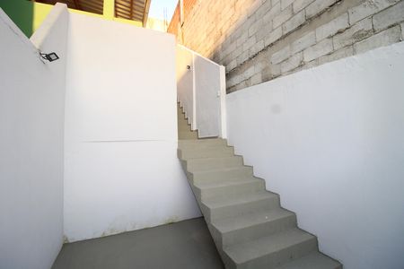 Quintal de casa para alugar com 2 quartos, 100m² em Parque Santa Rita, São Paulo