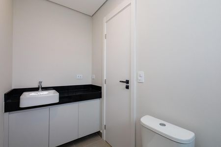 Banheiro de apartamento à venda com 2 quartos, 86m² em Alto da XV, Curitiba