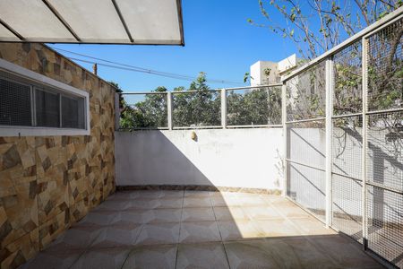 Quintal de casa para alugar com 2 quartos, 120m² em Cidade Ademar, São Paulo