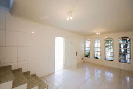 Casa para alugar com 2 quartos, 120m² em Cidade Ademar, São Paulo