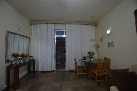 Casa à venda com 3 quartos, 231m² em Vila Valqueire, Rio de Janeiro