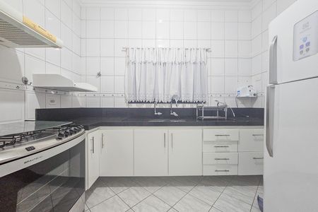 Casa para alugar com 2 quartos, 208m² em Jardim Tres Marias, Guarujá