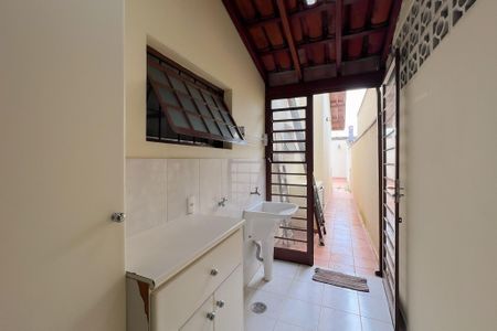 Casa de condomínio para alugar com 170m², 3 quartos e 3 vagas