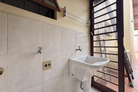 Casa de condomínio para alugar com 170m², 3 quartos e 3 vagas