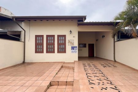 Casa de condomínio para alugar com 170m², 3 quartos e 3 vagas