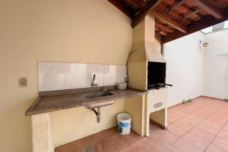 Casa de condomínio para alugar com 170m², 3 quartos e 3 vagas