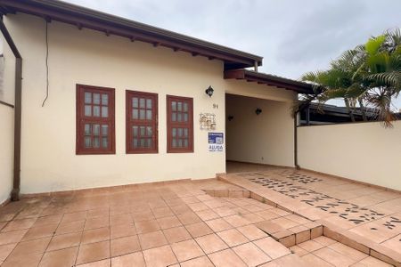 Casa de condomínio para alugar com 170m², 3 quartos e 3 vagas