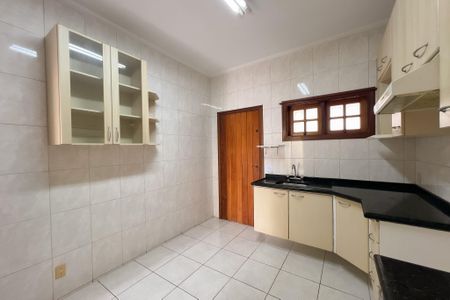 Casa de condomínio para alugar com 170m², 3 quartos e 3 vagas