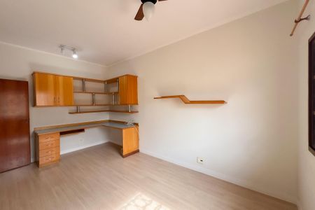 Casa de condomínio para alugar com 170m², 3 quartos e 3 vagas