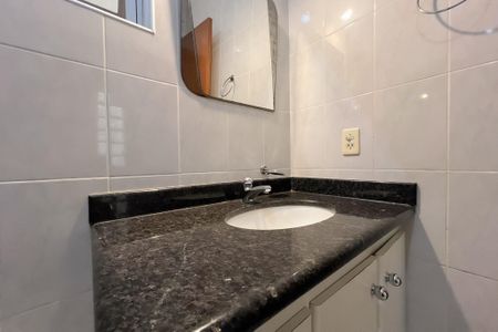 Casa de condomínio para alugar com 170m², 3 quartos e 3 vagas