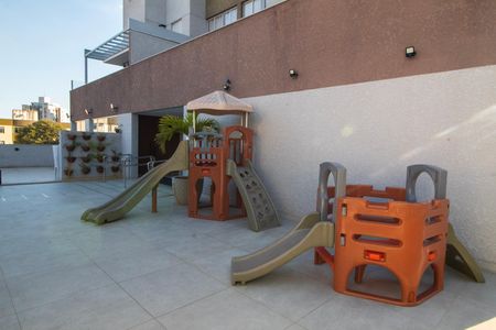Apartamento à venda com 71m², 3 quartos e 3 vagas Apartamento à venda com 71m², 3 quartos e 3 vagasÁrea Comum - Playground