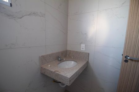Apartamento à venda com 71m², 3 quartos e 3 vagas Apartamento à venda com 71m², 3 quartos e 3 vagasBanheiro da Suite