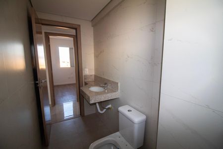 Apartamento à venda com 71m², 3 quartos e 3 vagas Apartamento à venda com 71m², 3 quartos e 3 vagasBanheiro social