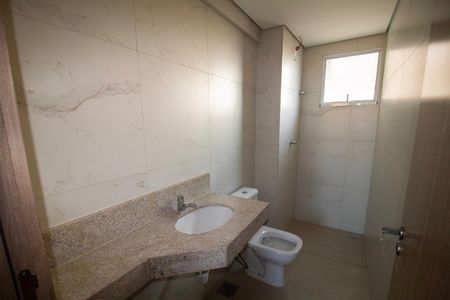 Apartamento à venda com 71m², 3 quartos e 3 vagas Apartamento à venda com 71m², 3 quartos e 3 vagasBanheiro social