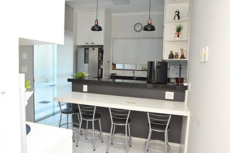 Cozinha de casa de condomínio à venda com 3 quartos, 110m² em Jardim das Carpas, Jundiaí