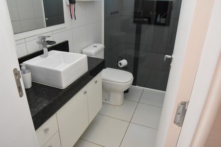 Banheiro da Suíte de casa de condomínio à venda com 3 quartos, 110m² em Jardim das Carpas, Jundiaí