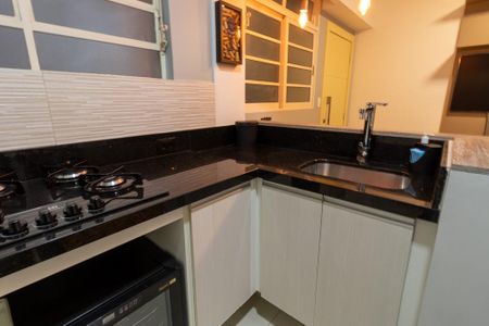 Cozinha de apartamento para alugar com 2 quartos, 50m² em Pompeia, São Paulo