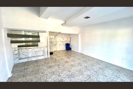 Garagem de casa à venda com 3 quartos, 180m² em Jardim Santa Mena, Guarulhos