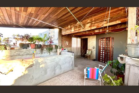 Quintal de casa à venda com 3 quartos, 180m² em Jardim Santa Mena, Guarulhos