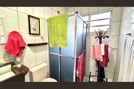 Banheiro 2 de casa à venda com 3 quartos, 180m² em Jardim Santa Mena, Guarulhos
