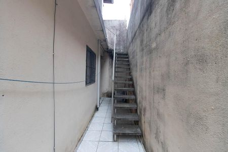 Corredor externo de casa à venda com 2 quartos, 81m² em Conjunto Habitacional Jova Rural, São Paulo