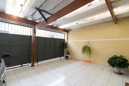 Garagem de casa à venda com 2 quartos, 81m² em Conjunto Habitacional Jova Rural, São Paulo