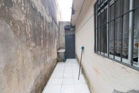Corredor externo de casa à venda com 2 quartos, 81m² em Conjunto Habitacional Jova Rural, São Paulo