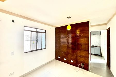 Sala  de apartamento para alugar com 2 quartos, 53m² em Vila Silvia, São Paulo