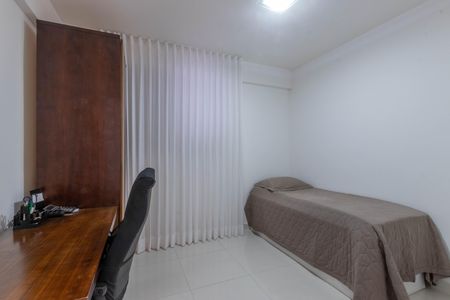 Quarto de apartamento à venda com 2 quartos, 150m² em Sion, Belo Horizonte