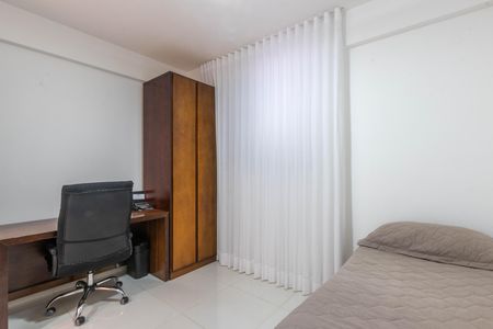Quarto de apartamento à venda com 2 quartos, 150m² em Sion, Belo Horizonte