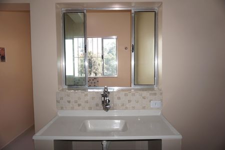 Sala/Cozinha de casa para alugar com 2 quartos, 35m² em Jardim Dom Jose, Embu das Artes