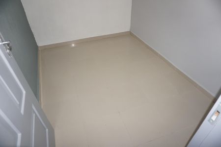 Quarto 2 de casa para alugar com 2 quartos, 35m² em Jardim Dom Jose, Embu das Artes