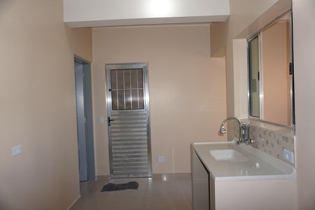 Sala/Cozinha de casa para alugar com 2 quartos, 35m² em Jardim Dom Jose, Embu das Artes