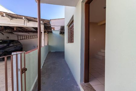 Corredor de Entrada de casa para alugar com 2 quartos, 112m² em Santa Teresinha, São Paulo