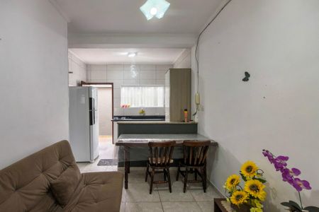 Sala de casa de condomínio para alugar com 2 quartos, 146m² em Nova Mirim, Praia Grande