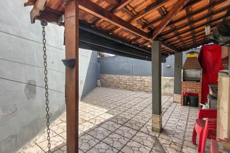 Quintal de casa de condomínio para alugar com 2 quartos, 146m² em Nova Mirim, Praia Grande