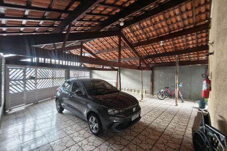Garagem de casa de condomínio para alugar com 2 quartos, 146m² em Nova Mirim, Praia Grande