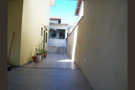 Casa à venda com 109m², 5 quartos e 2 vagas